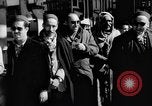 Image les électeurs se sont ensuite rangés l'Égypte, 1953, de la seconde 6 séquences d'archives historiques vidéo 65675056002