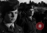 Standbild Frauen marines Frankreich, 1954, aus Sekunde 13 historischem Filmmaterial Videoclip 65675056015
