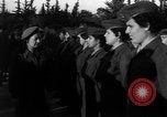 Standbild Frauen marines Frankreich, 1954, aus Sekunde 14 historischem Filmmaterial Videoclip 65675056015
