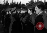 Standbild Frauen marines Frankreich, 1954, aus Sekunde 16 historischem Filmmaterial Videoclip 65675056015