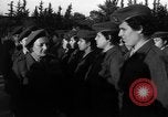 Standbild Frauen marines Frankreich, 1954, aus Sekunde 18 historischem Filmmaterial Videoclip 65675056015