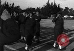 Standbild Frauen marines Frankreich, 1954, aus Sekunde 24 historischem Filmmaterial Videoclip 65675056015