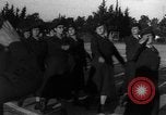 Standbild Frauen marines Frankreich, 1954, aus Sekunde 26 historischem Filmmaterial Videoclip 65675056015