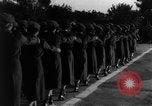 Standbild Frauen marines Frankreich, 1954, aus Sekunde 28 historischem Filmmaterial Videoclip 65675056015