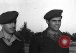 Standbild Frauen marines Frankreich, 1954, aus Sekunde 32 historischem Filmmaterial Videoclip 65675056015