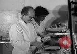 Standbild Atome für den Frieden Rehovot Israel, 1955, aus Sekunde 49 historischem Filmmaterial Videoclip 65675056029