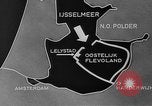 Standbild Baggerarbeiten Oostelijk Flevoland Niederlande, 1957, aus Sekunde 3 historischem Filmmaterial Videoclip 65675056031