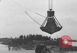 Standbild Baggerarbeiten Oostelijk Flevoland Niederlande, 1957, aus Sekunde 10 historischem Filmmaterial Videoclip 65675056031