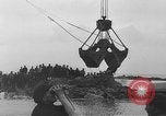 Standbild Baggerarbeiten Oostelijk Flevoland Niederlande, 1957, aus Sekunde 13 historischem Filmmaterial Videoclip 65675056031