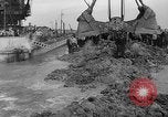 Standbild Baggerarbeiten Oostelijk Flevoland Niederlande, 1957, aus Sekunde 42 historischem Filmmaterial Videoclip 65675056031