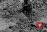 Standbild Baggerarbeiten Oostelijk Flevoland Niederlande, 1957, aus Sekunde 52 historischem Filmmaterial Videoclip 65675056031