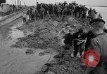 Standbild Baggerarbeiten Oostelijk Flevoland Niederlande, 1957, aus Sekunde 62 historischem Filmmaterial Videoclip 65675056031