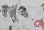 Standbild Seeleute Schiffen Ägypten, 1951, aus Sekunde 33 historischem Filmmaterial Videoclip 65675056032