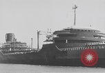 Standbild Seeleute Schiffen Ägypten, 1951, aus Sekunde 41 historischem Filmmaterial Videoclip 65675056032