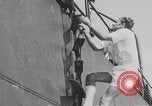 Standbild Seeleute Schiffen Ägypten, 1951, aus Sekunde 56 historischem Filmmaterial Videoclip 65675056032