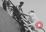 Standbild Seeleute Schiffen Ägypten, 1951, aus Sekunde 58 historischem Filmmaterial Videoclip 65675056032