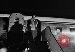 Standbild Königin Elizabeth die Königinmutter Bewertungen Black Watch Regiment Ottawa Ontario Kanada, 1954, aus Sekunde 13 historischem Filmmaterial Videoclip 65675056033