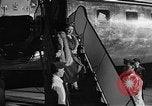 Standbild Königin Elizabeth die Königinmutter Bewertungen Black Watch Regiment Ottawa Ontario Kanada, 1954, aus Sekunde 17 historischem Filmmaterial Videoclip 65675056033