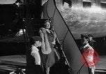 Standbild Königin Elizabeth die Königinmutter Bewertungen Black Watch Regiment Ottawa Ontario Kanada, 1954, aus Sekunde 18 historischem Filmmaterial Videoclip 65675056033