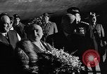Standbild Königin Elizabeth die Königinmutter Bewertungen Black Watch Regiment Ottawa Ontario Kanada, 1954, aus Sekunde 24 historischem Filmmaterial Videoclip 65675056033
