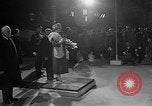 Standbild Königin Elizabeth die Königinmutter Bewertungen Black Watch Regiment Ottawa Ontario Kanada, 1954, aus Sekunde 30 historischem Filmmaterial Videoclip 65675056033