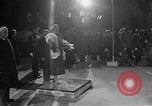 Standbild Königin Elizabeth die Königinmutter Bewertungen Black Watch Regiment Ottawa Ontario Kanada, 1954, aus Sekunde 31 historischem Filmmaterial Videoclip 65675056033