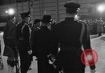Standbild Königin Elizabeth die Königinmutter Bewertungen Black Watch Regiment Ottawa Ontario Kanada, 1954, aus Sekunde 54 historischem Filmmaterial Videoclip 65675056033
