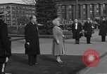 Standbild britische Königin Mutter Ottawa Ontario Kanada, 1954, aus Sekunde 15 historischem Filmmaterial Videoclip 65675056034