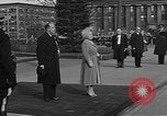 Standbild britische Königin Mutter Ottawa Ontario Kanada, 1954, aus Sekunde 17 historischem Filmmaterial Videoclip 65675056034