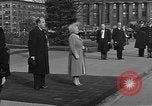 Standbild britische Königin Mutter Ottawa Ontario Kanada, 1954, aus Sekunde 19 historischem Filmmaterial Videoclip 65675056034