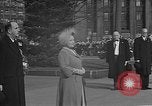 Standbild britische Königin Mutter Ottawa Ontario Kanada, 1954, aus Sekunde 23 historischem Filmmaterial Videoclip 65675056034