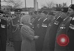 Standbild britische Königin Mutter Ottawa Ontario Kanada, 1954, aus Sekunde 35 historischem Filmmaterial Videoclip 65675056034