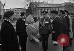 Standbild britische Königin Mutter Ottawa Ontario Kanada, 1954, aus Sekunde 38 historischem Filmmaterial Videoclip 65675056034