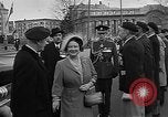 Standbild britische Königin Mutter Ottawa Ontario Kanada, 1954, aus Sekunde 40 historischem Filmmaterial Videoclip 65675056034