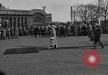 Standbild britische Königin Mutter Ottawa Ontario Kanada, 1954, aus Sekunde 53 historischem Filmmaterial Videoclip 65675056034
