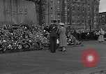 Standbild britische Königin Mutter Ottawa Ontario Kanada, 1954, aus Sekunde 56 historischem Filmmaterial Videoclip 65675056034