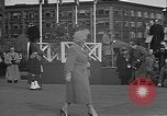Standbild britische Königin Mutter Ottawa Ontario Kanada, 1954, aus Sekunde 60 historischem Filmmaterial Videoclip 65675056034