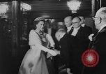 Standbild Royal Command Performance London England Vereinigtes Königreich, 1954, aus Sekunde 20 historischem Filmmaterial Videoclip 65675056037