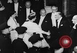 Standbild Royal Command Performance London England Vereinigtes Königreich, 1954, aus Sekunde 23 historischem Filmmaterial Videoclip 65675056037