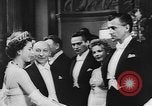 Standbild Royal Command Performance London England Vereinigtes Königreich, 1954, aus Sekunde 32 historischem Filmmaterial Videoclip 65675056037