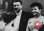 Standbild Royal Command Performance London England Vereinigtes Königreich, 1954, aus Sekunde 44 historischem Filmmaterial Videoclip 65675056037