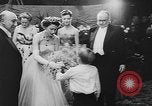 Standbild Royal Command Performance London England Vereinigtes Königreich, 1954, aus Sekunde 52 historischem Filmmaterial Videoclip 65675056037