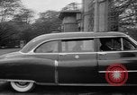 Standbild Kaiser Hirohito visits Tokyo Japan zoo Tokyo Japan, 1950, aus Sekunde 8 historischem Filmmaterial Videoclip 65675056053
