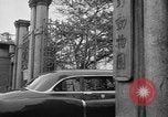 Standbild Kaiser Hirohito visits Tokyo Japan zoo Tokyo Japan, 1950, aus Sekunde 9 historischem Filmmaterial Videoclip 65675056053