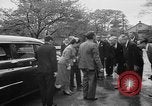Standbild Kaiser Hirohito visits Tokyo Japan zoo Tokyo Japan, 1950, aus Sekunde 14 historischem Filmmaterial Videoclip 65675056053
