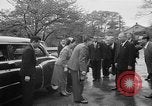 Standbild Kaiser Hirohito visits Tokyo Japan zoo Tokyo Japan, 1950, aus Sekunde 15 historischem Filmmaterial Videoclip 65675056053