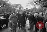 Standbild Kaiser Hirohito visits Tokyo Japan zoo Tokyo Japan, 1950, aus Sekunde 20 historischem Filmmaterial Videoclip 65675056053
