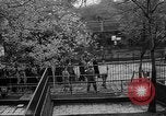Standbild Kaiser Hirohito visits Tokyo Japan zoo Tokyo Japan, 1950, aus Sekunde 26 historischem Filmmaterial Videoclip 65675056053