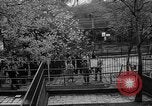 Standbild Kaiser Hirohito visits Tokyo Japan zoo Tokyo Japan, 1950, aus Sekunde 27 historischem Filmmaterial Videoclip 65675056053