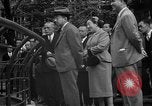Standbild Kaiser Hirohito visits Tokyo Japan zoo Tokyo Japan, 1950, aus Sekunde 43 historischem Filmmaterial Videoclip 65675056053